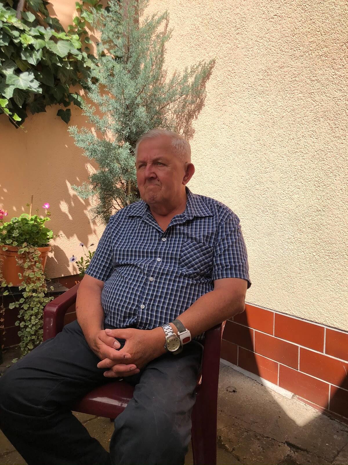 05_Carlo%20Walter_imaginary%20Mansfeld_Iphone_2020_c%20Ralf%20Wendt_BurgVogel